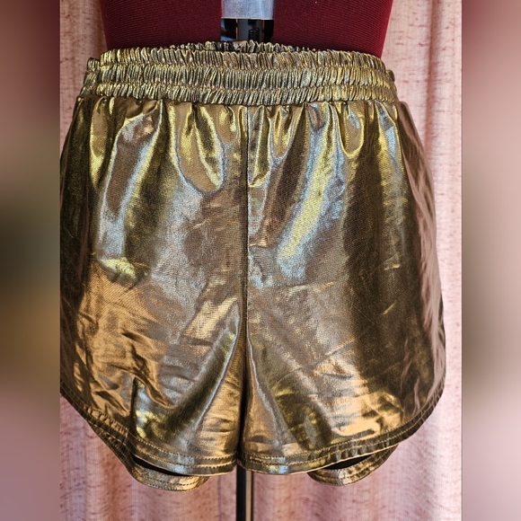 Gold shorts - Picture 2 of 6